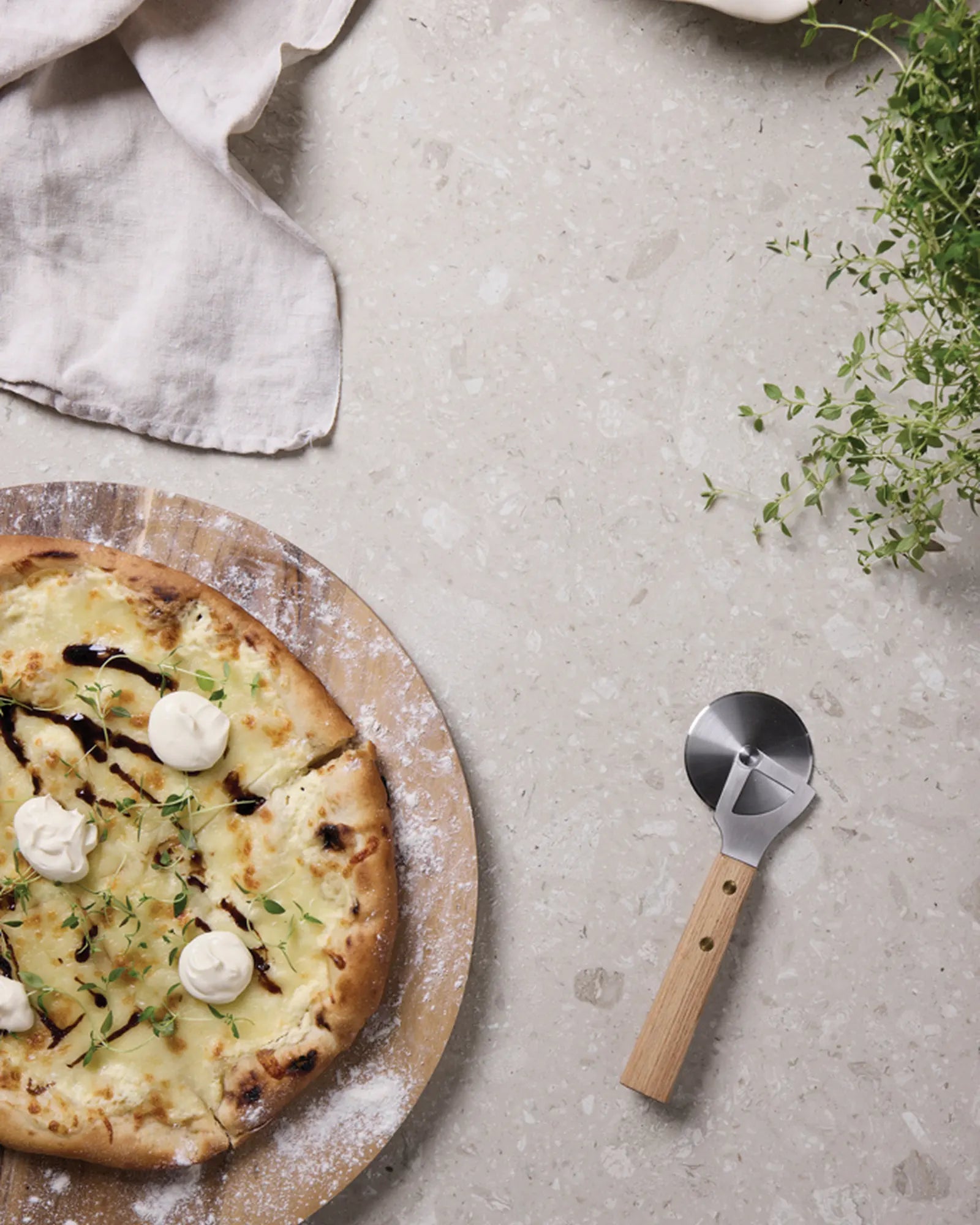 Custom FSC wood pizza cutter Vinga Paso - 4